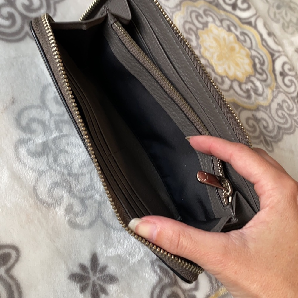 Marc Jacob’s Wallet - Picture 7 of 12